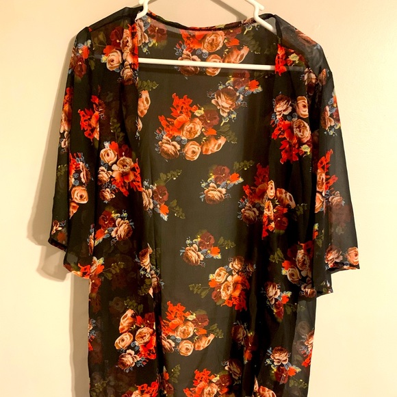 NWT One-Size Beautiful Black with Rose Detail Cover-up - Picture 1 of 4